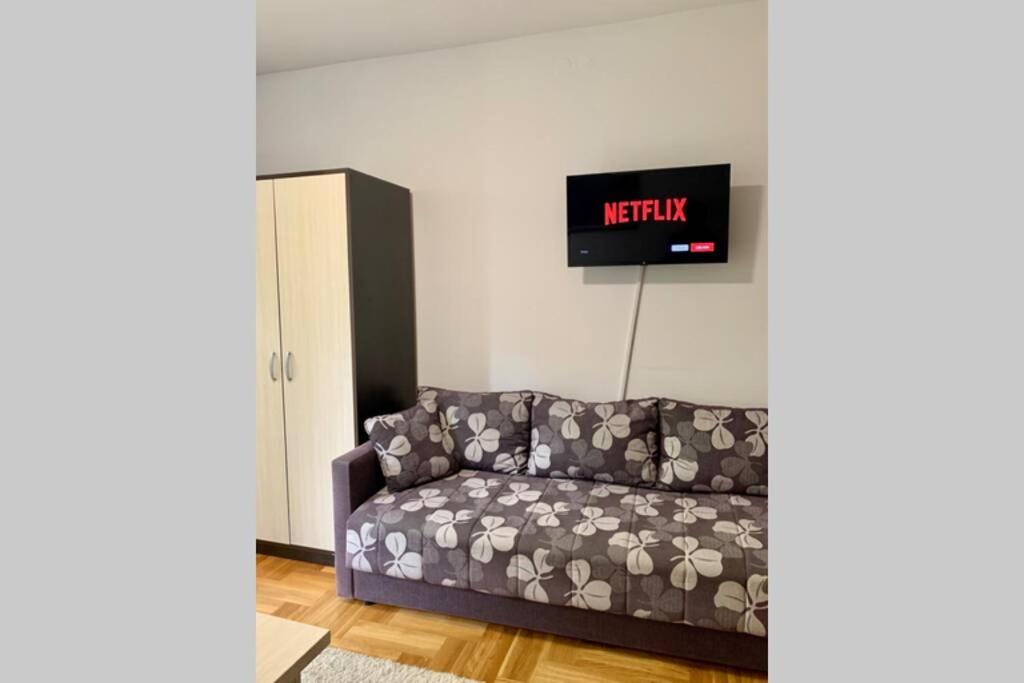 Renovated Cozy Studio 7 At Top Location - Available For Long Term Rentals Novi Sad Dış mekan fotoğraf
